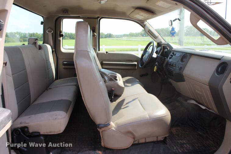 image for item L3219 2008 Ford F250 Super Duty SuperCab pickup truck