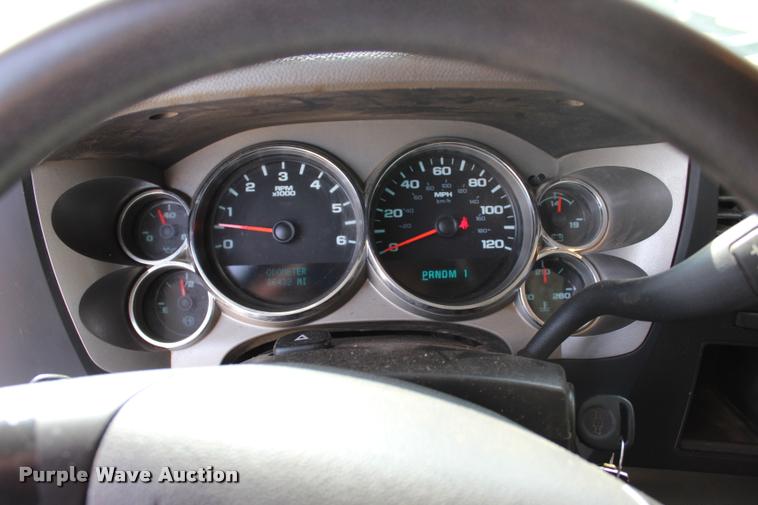 image for item L3221 2013 Chevrolet Silverado 3500HD Crew Cab pickup truck