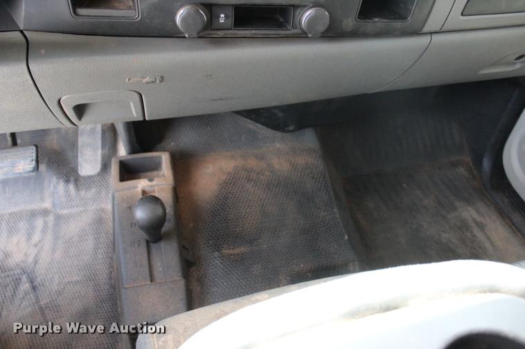 image for item L3221 2013 Chevrolet Silverado 3500HD Crew Cab pickup truck