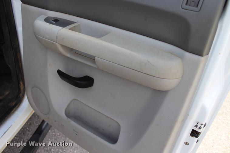 image for item L3221 2013 Chevrolet Silverado 3500HD Crew Cab pickup truck