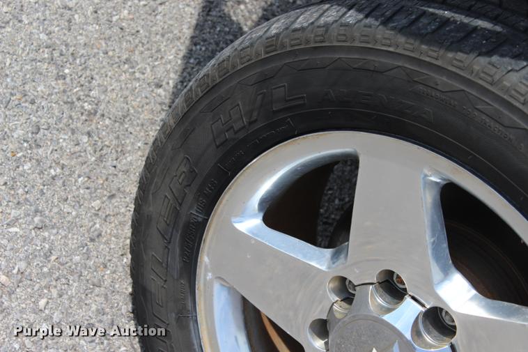 image for item L3221 2013 Chevrolet Silverado 3500HD Crew Cab pickup truck