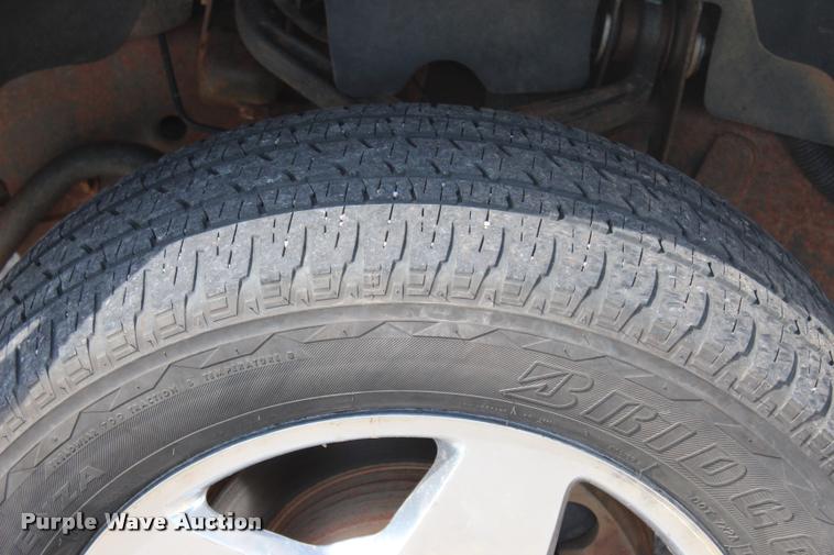 image for item L3221 2013 Chevrolet Silverado 3500HD Crew Cab pickup truck