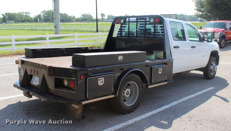 image for item L3222 2013 Chevrolet Silverado 3500HD Crew Cab flatbed pickup truck