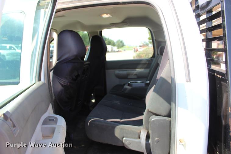 image for item L3222 2013 Chevrolet Silverado 3500HD Crew Cab flatbed pickup truck