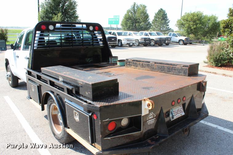 image for item L3222 2013 Chevrolet Silverado 3500HD Crew Cab flatbed pickup truck