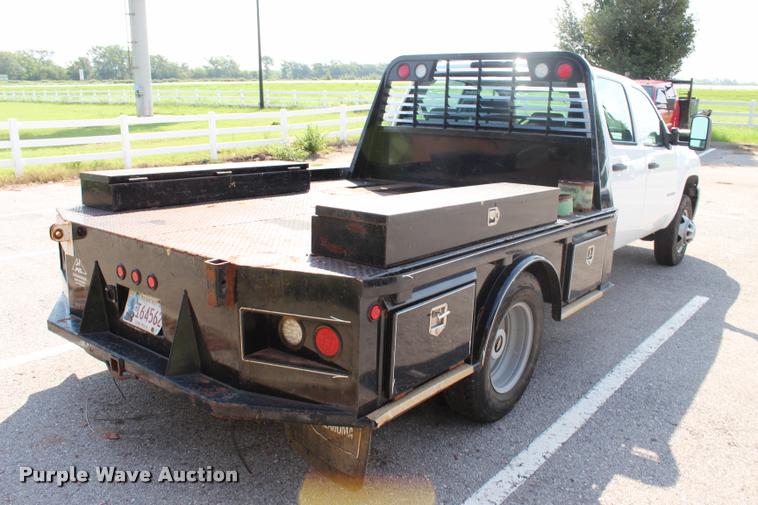 image for item L3222 2013 Chevrolet Silverado 3500HD Crew Cab flatbed pickup truck