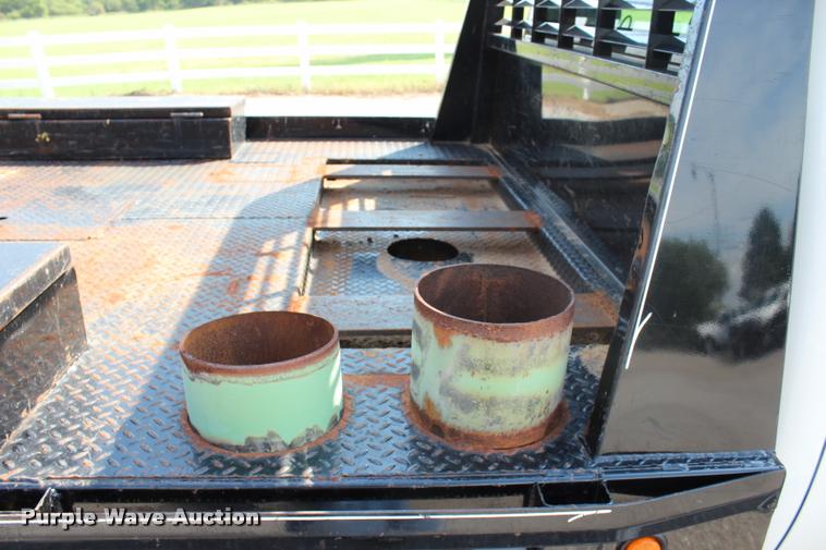 image for item L3222 2013 Chevrolet Silverado 3500HD Crew Cab flatbed pickup truck