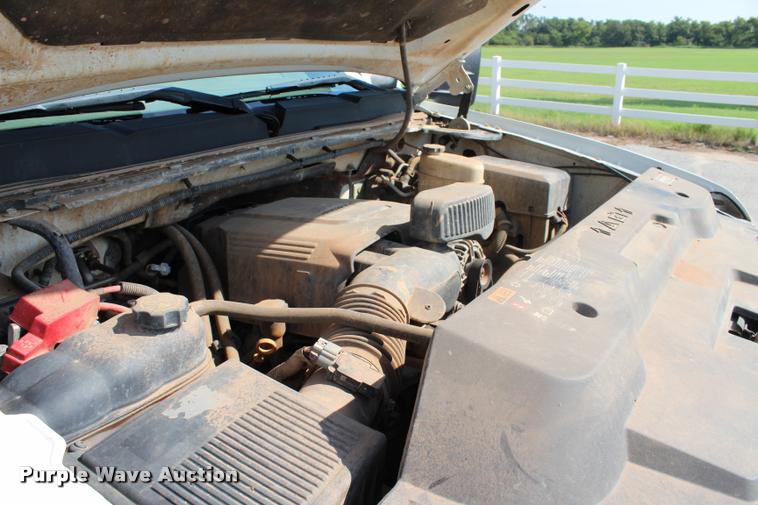 image for item L3222 2013 Chevrolet Silverado 3500HD Crew Cab flatbed pickup truck