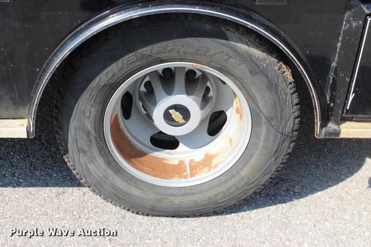 image for item L3222 2013 Chevrolet Silverado 3500HD Crew Cab flatbed pickup truck