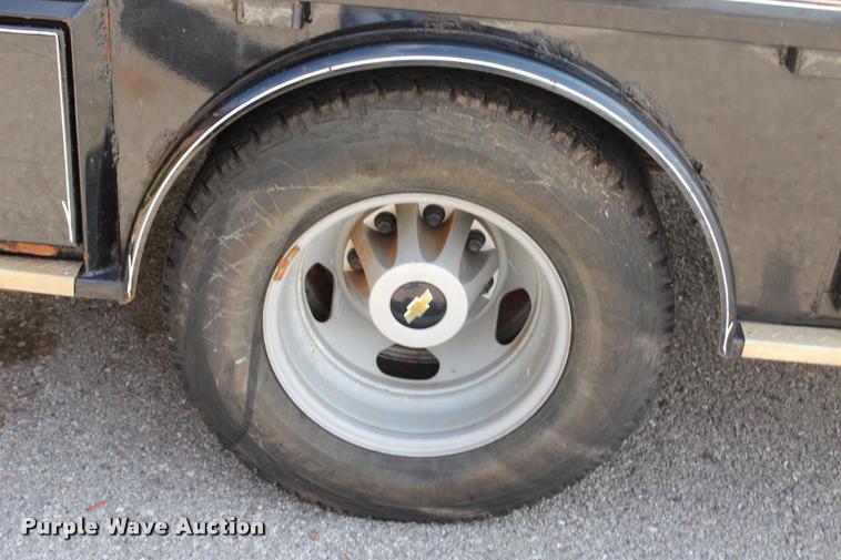 image for item L3222 2013 Chevrolet Silverado 3500HD Crew Cab flatbed pickup truck