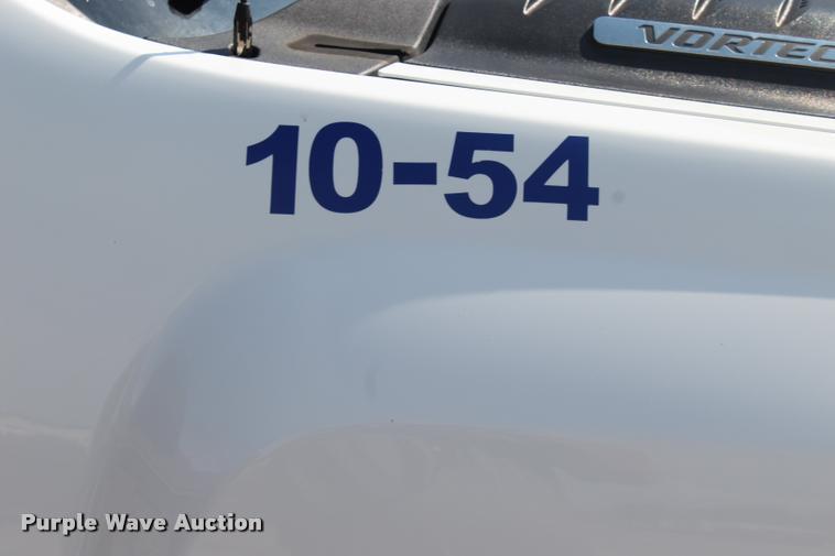 image for item L3222 2013 Chevrolet Silverado 3500HD Crew Cab flatbed pickup truck