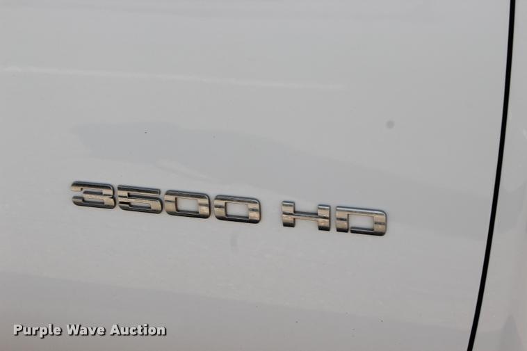 image for item L3222 2013 Chevrolet Silverado 3500HD Crew Cab flatbed pickup truck