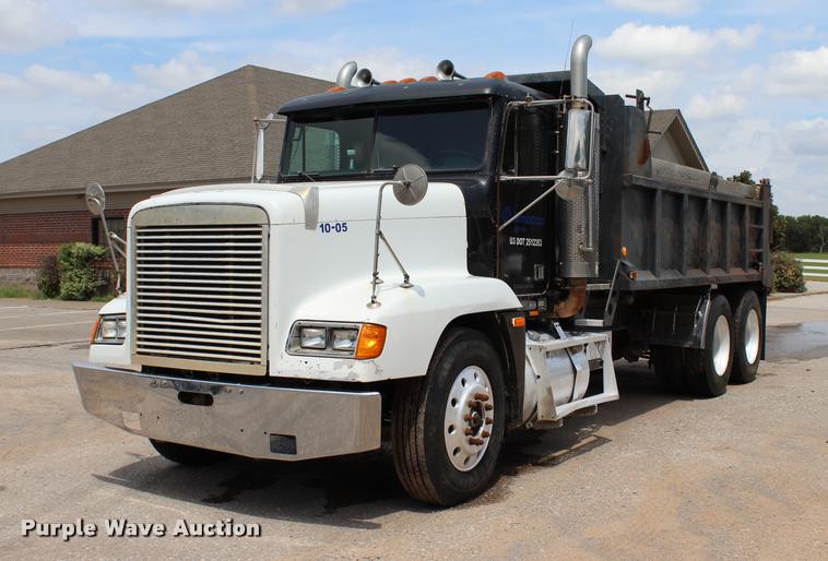 image for item L3226 1994 Freightliner FLD120 dump truck