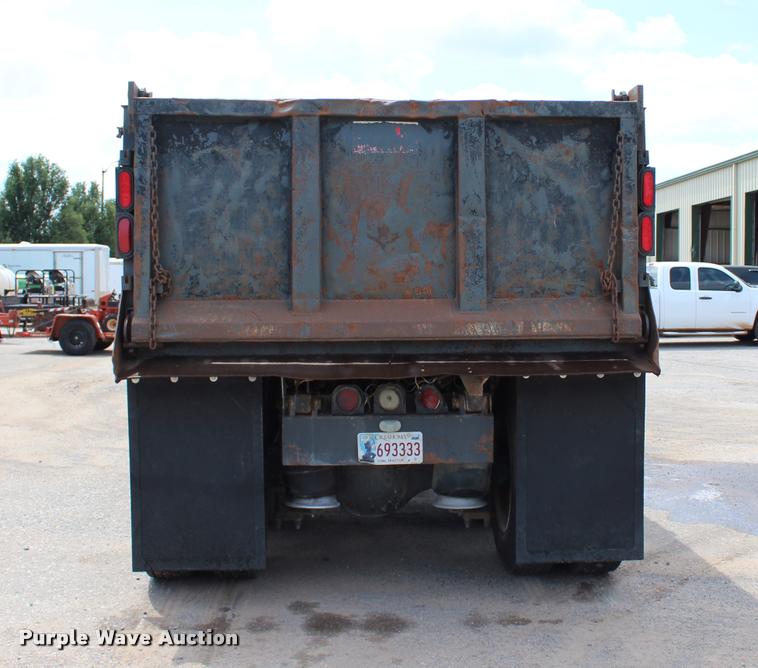 image for item L3226 1994 Freightliner FLD120 dump truck