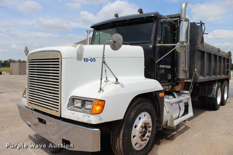 image for item L3226 1994 Freightliner FLD120 dump truck