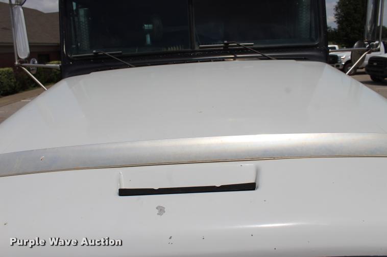 image for item L3226 1994 Freightliner FLD120 dump truck