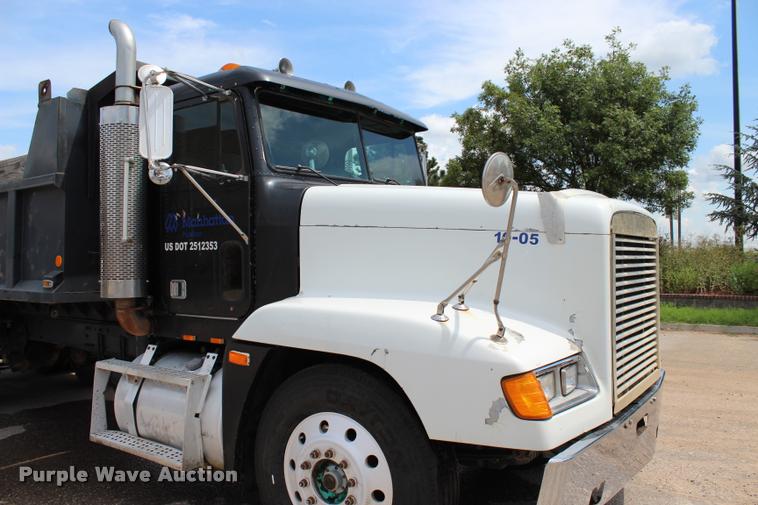 image for item L3226 1994 Freightliner FLD120 dump truck