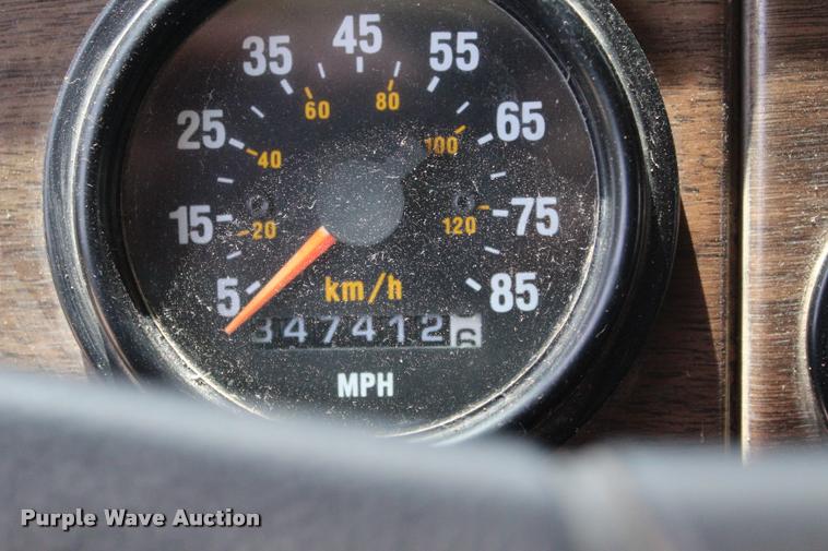 image for item L3226 1994 Freightliner FLD120 dump truck