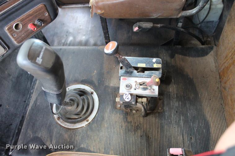 image for item L3226 1994 Freightliner FLD120 dump truck