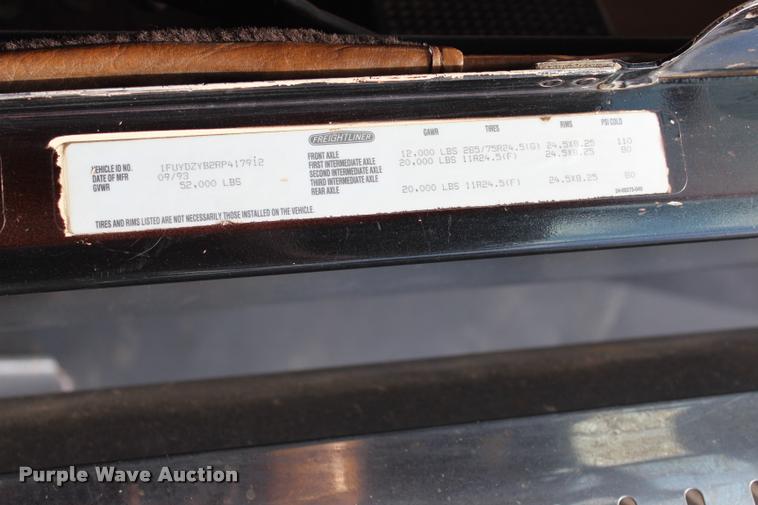 image for item L3226 1994 Freightliner FLD120 dump truck