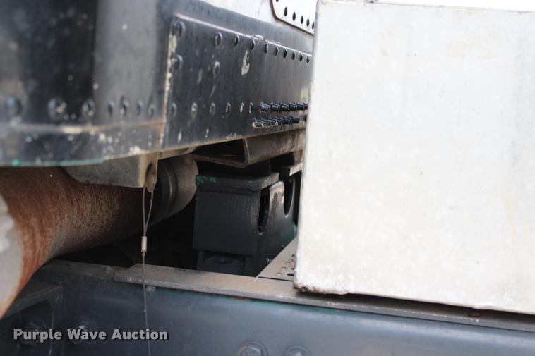image for item L3226 1994 Freightliner FLD120 dump truck