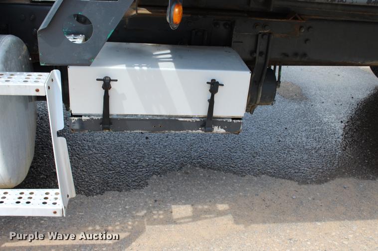 image for item L3226 1994 Freightliner FLD120 dump truck