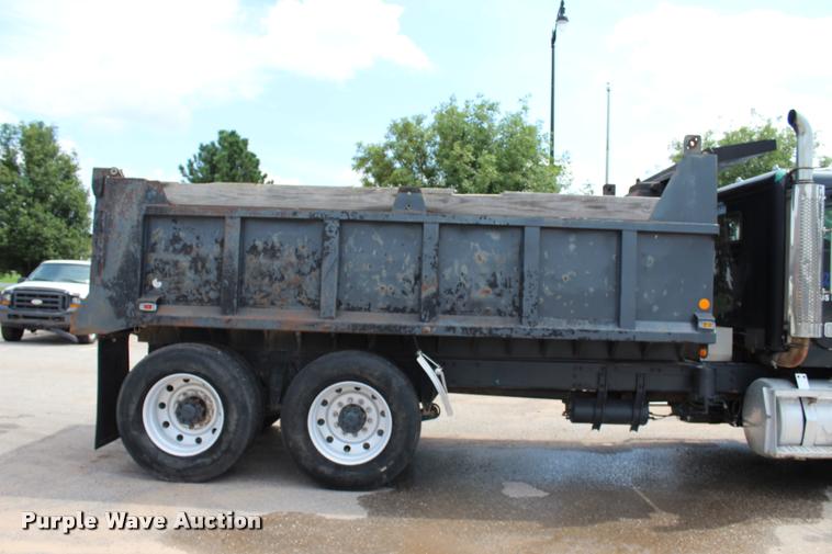 image for item L3226 1994 Freightliner FLD120 dump truck