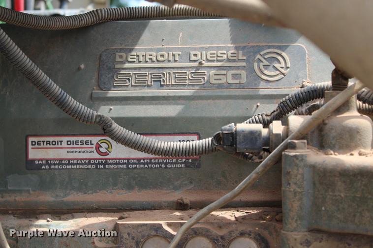 image for item L3226 1994 Freightliner FLD120 dump truck