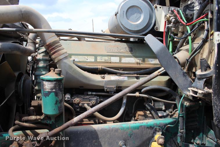 image for item L3226 1994 Freightliner FLD120 dump truck