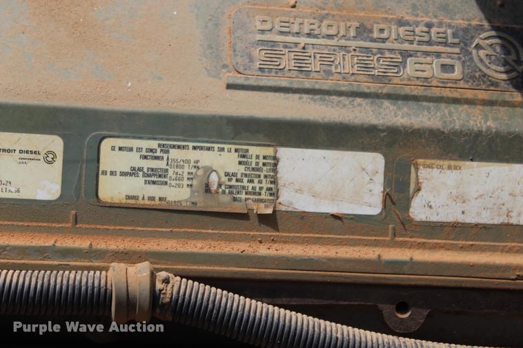 image for item L3226 1994 Freightliner FLD120 dump truck