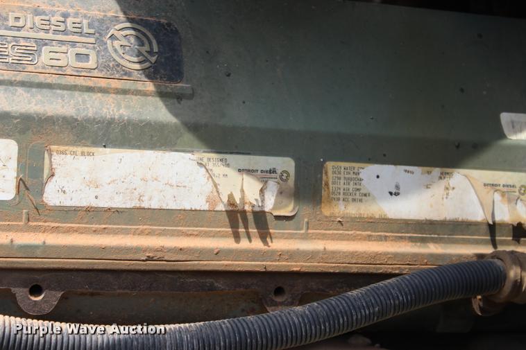 image for item L3226 1994 Freightliner FLD120 dump truck