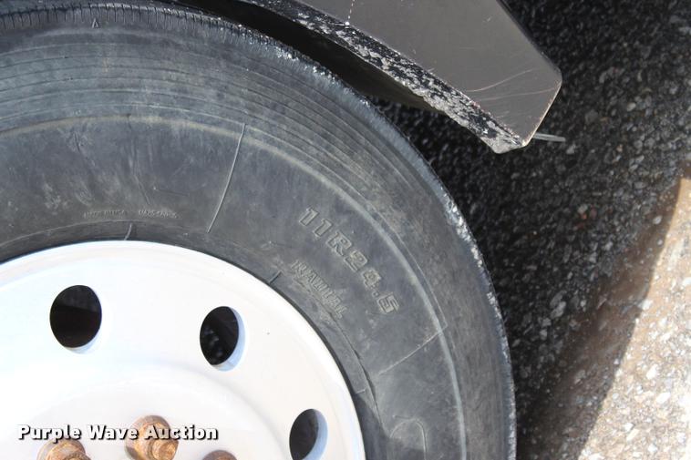 image for item L3226 1994 Freightliner FLD120 dump truck