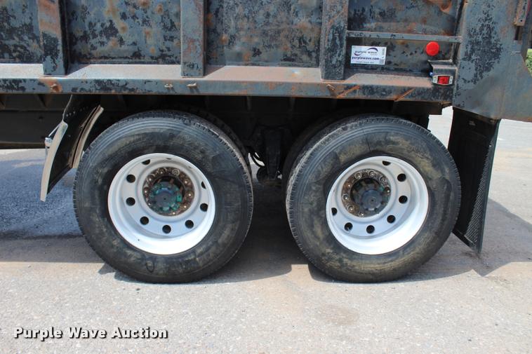 image for item L3226 1994 Freightliner FLD120 dump truck