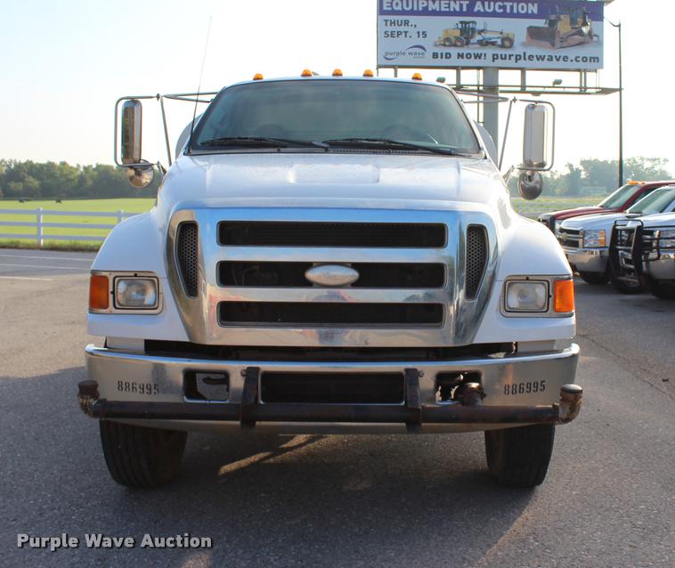 image for item L3228 2006 Ford F750 Super Duty XL water truck