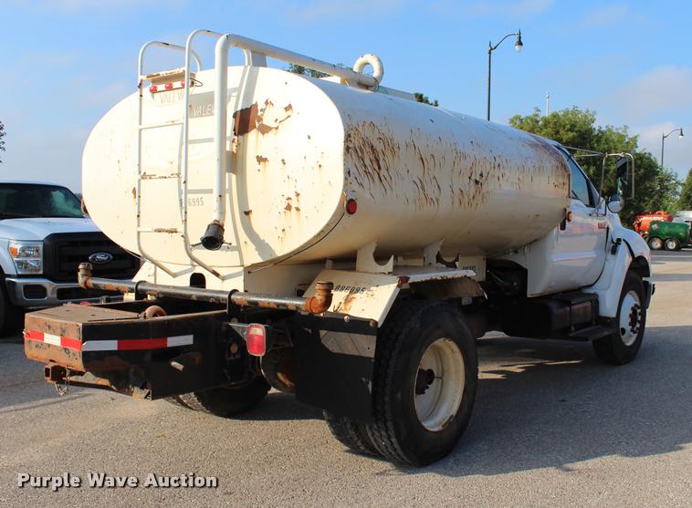 image for item L3228 2006 Ford F750 Super Duty XL water truck