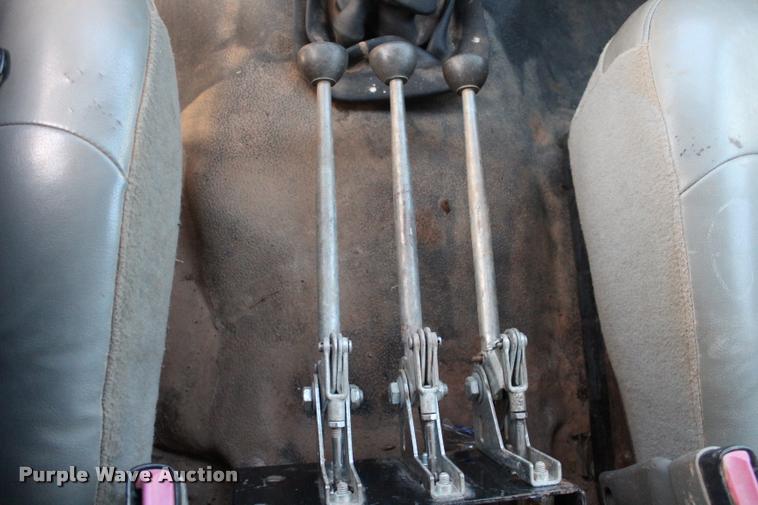 image for item L3228 2006 Ford F750 Super Duty XL water truck