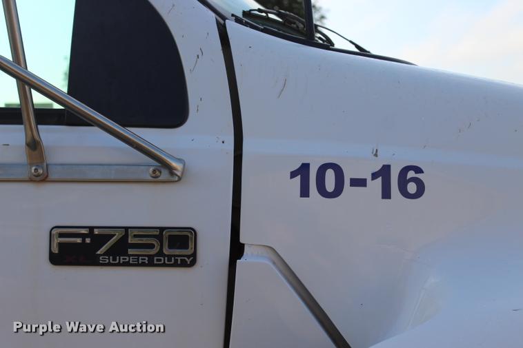 image for item L3228 2006 Ford F750 Super Duty XL water truck