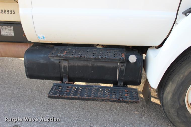 image for item L3228 2006 Ford F750 Super Duty XL water truck