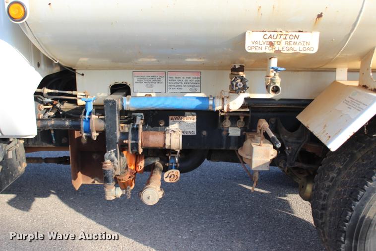 image for item L3228 2006 Ford F750 Super Duty XL water truck