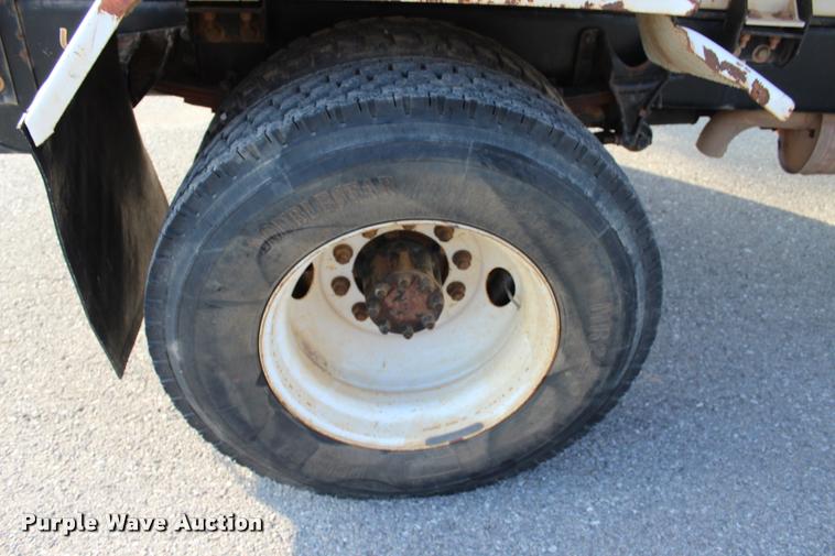 image for item L3228 2006 Ford F750 Super Duty XL water truck