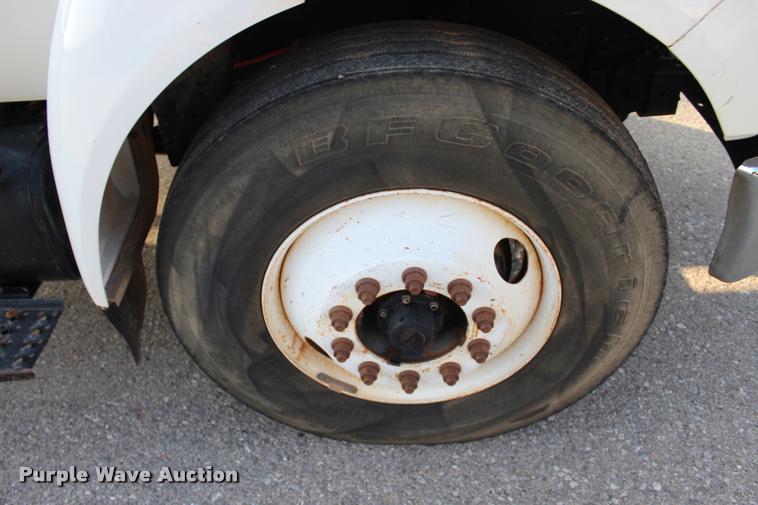 image for item L3228 2006 Ford F750 Super Duty XL water truck