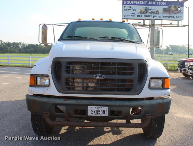 image for item L3229 2000 Ford F750 Super Duty XL water truck