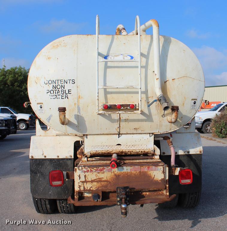 image for item L3229 2000 Ford F750 Super Duty XL water truck