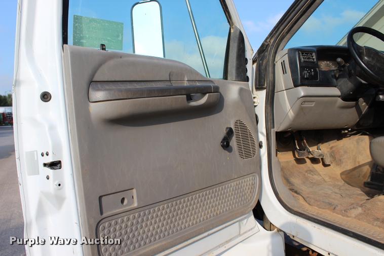 image for item L3229 2000 Ford F750 Super Duty XL water truck