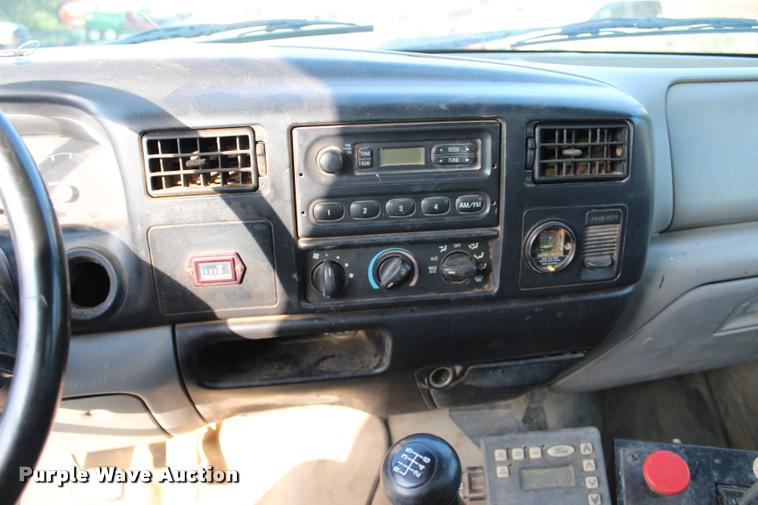 image for item L3229 2000 Ford F750 Super Duty XL water truck