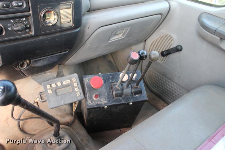 image for item L3229 2000 Ford F750 Super Duty XL water truck