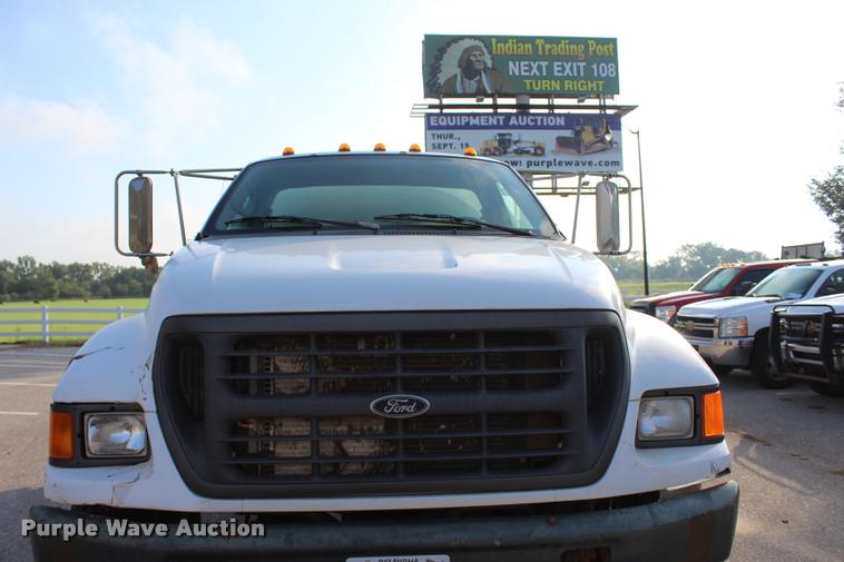 image for item L3229 2000 Ford F750 Super Duty XL water truck