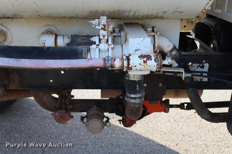image for item L3229 2000 Ford F750 Super Duty XL water truck