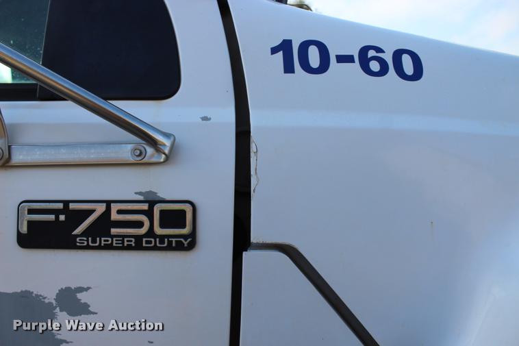 image for item L3229 2000 Ford F750 Super Duty XL water truck