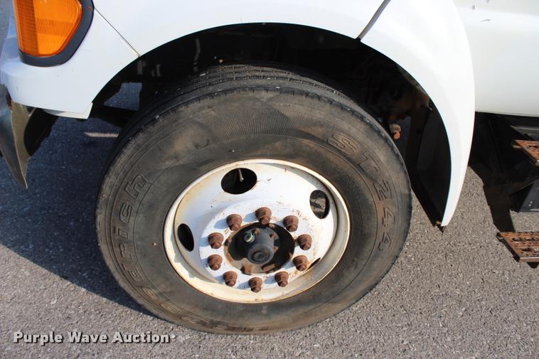 image for item L3229 2000 Ford F750 Super Duty XL water truck